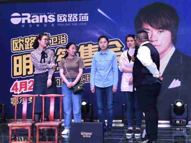 情歌王子黄格选燃爆鄂尔多斯，凯发官网20周年庆鄂尔多斯站完美收官